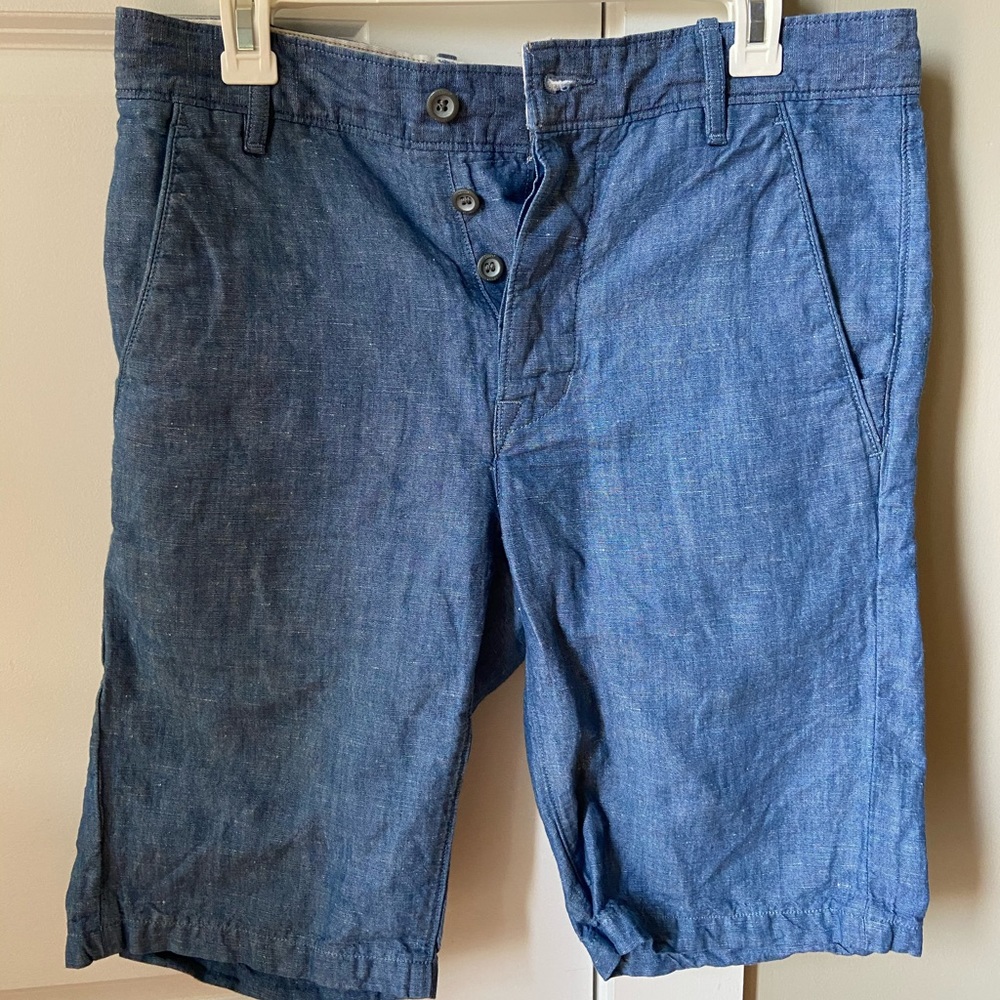 Levi’s Straight Linen Chino Shorts